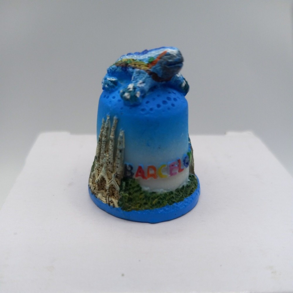 Rare Vintage Ceramic Thimble Barcelon 3D Flag lizard island castle sea ocean